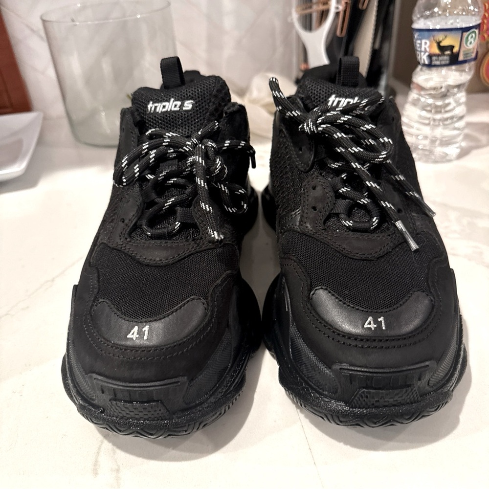 Balenciaga triple S sz 8 us 41 Eur